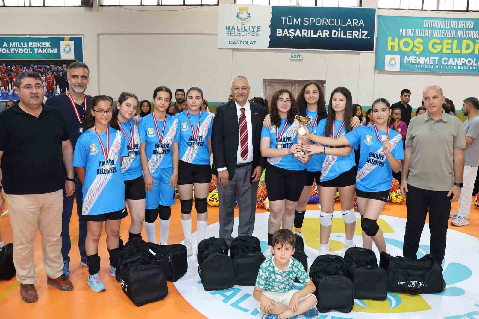 Genç sporcular Haliliye’de voleybol coşkusu yaşadı