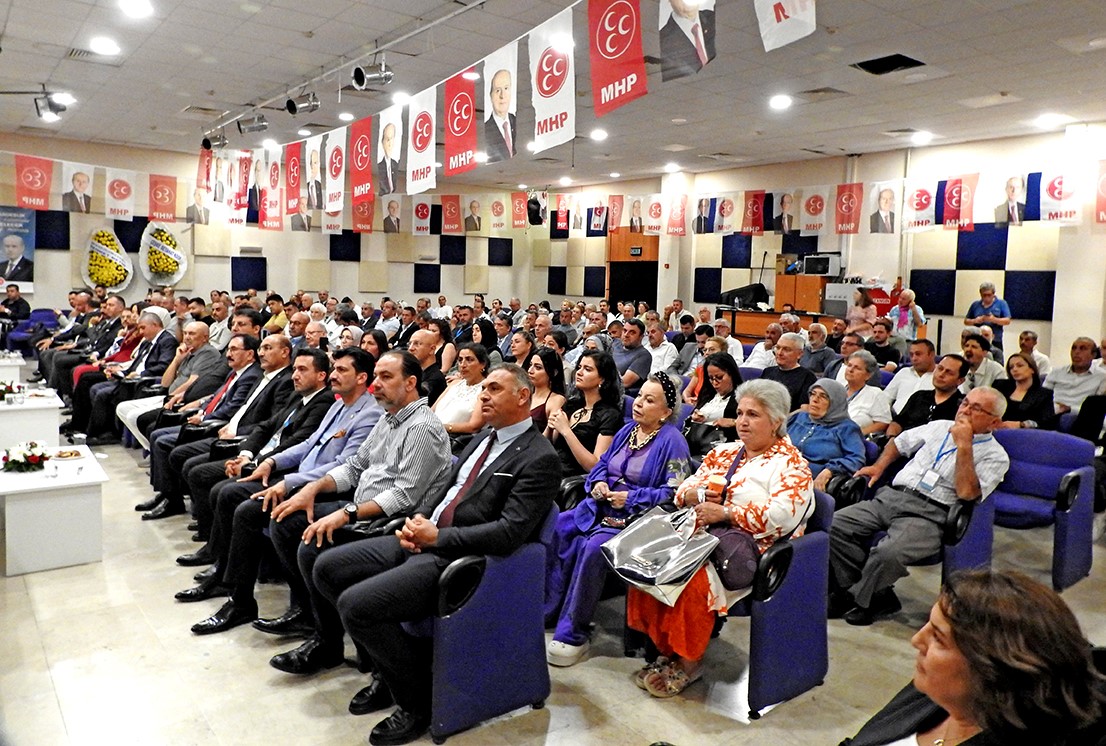 MHP Çeşme’de Galip Uluçam yeniden başkan seçildi