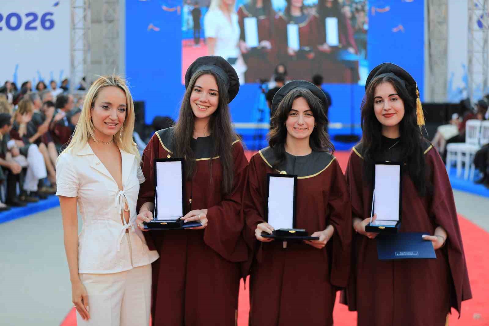 Sabancı Üniversitesi’nin 24. dönem lisans ve 27. dönem lisansüstü mezuniyet töreni gerçekleşti