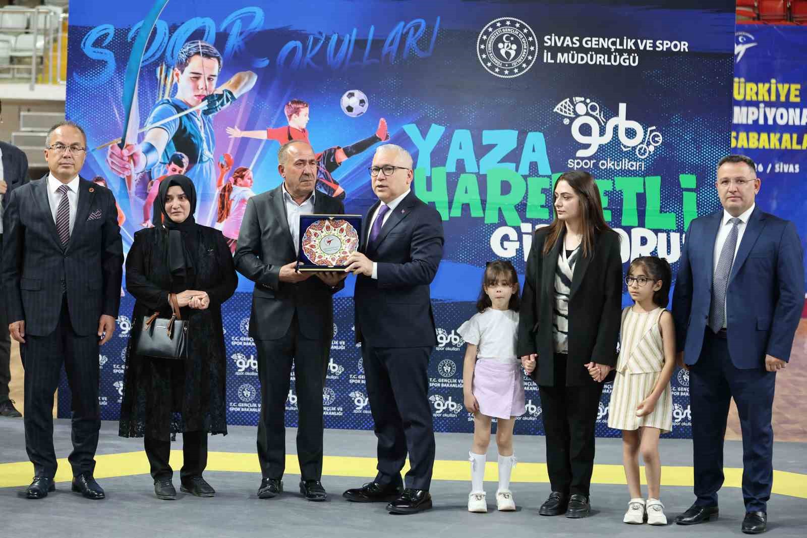 Mücahit Yancı Doğu Grubu Taekwondo Şampiyonası Sivas’ta başladı