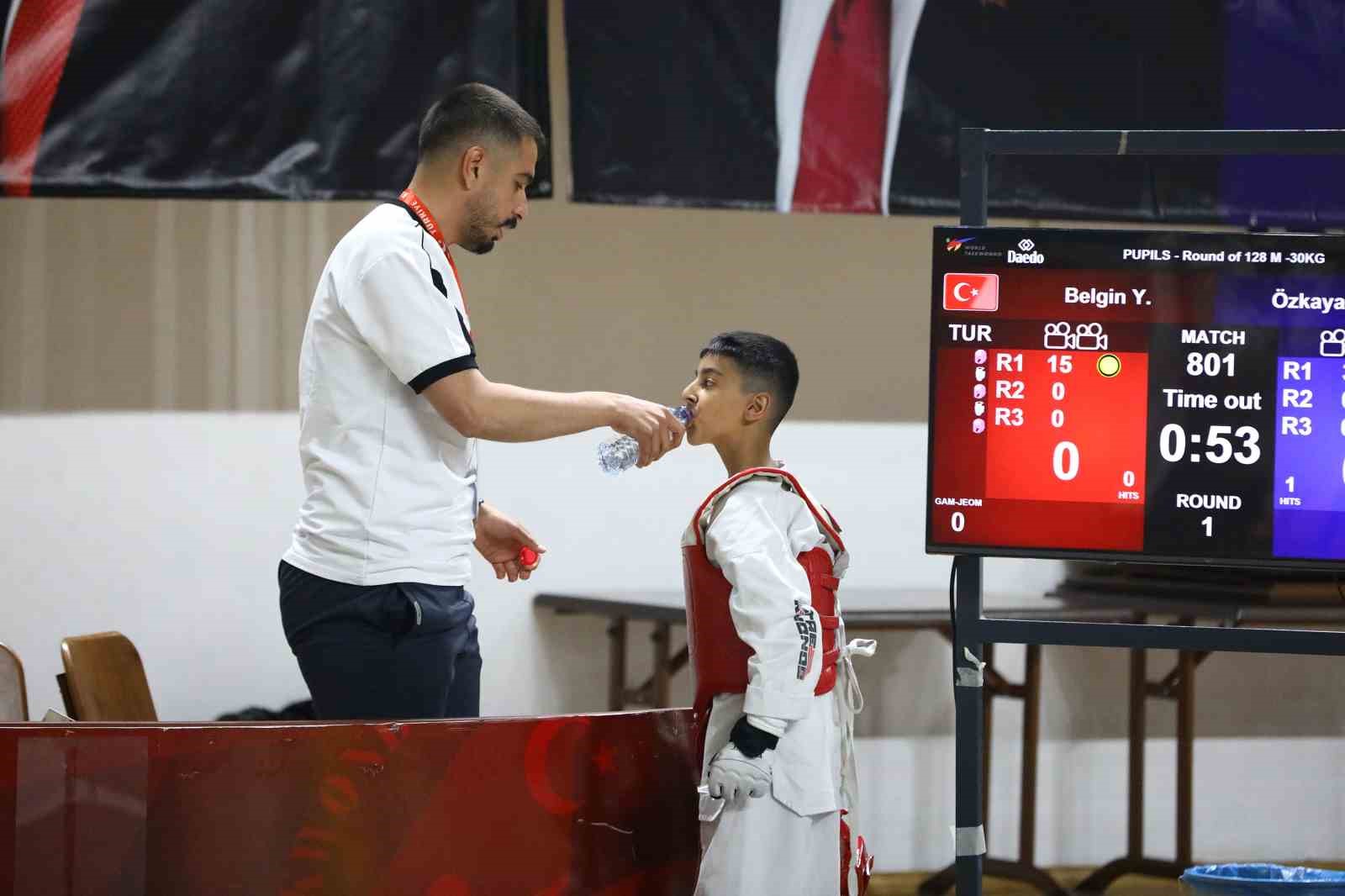 Mücahit Yancı Doğu Grubu Taekwondo Şampiyonası Sivas’ta başladı