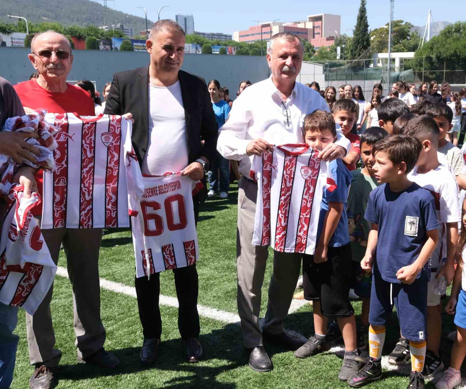 Yunusemre’de yaz spor okullarına yoğun ilgi