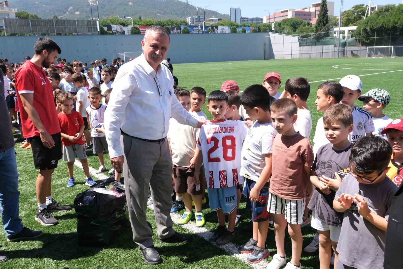 Yunusemre’de yaz spor okullarına yoğun ilgi