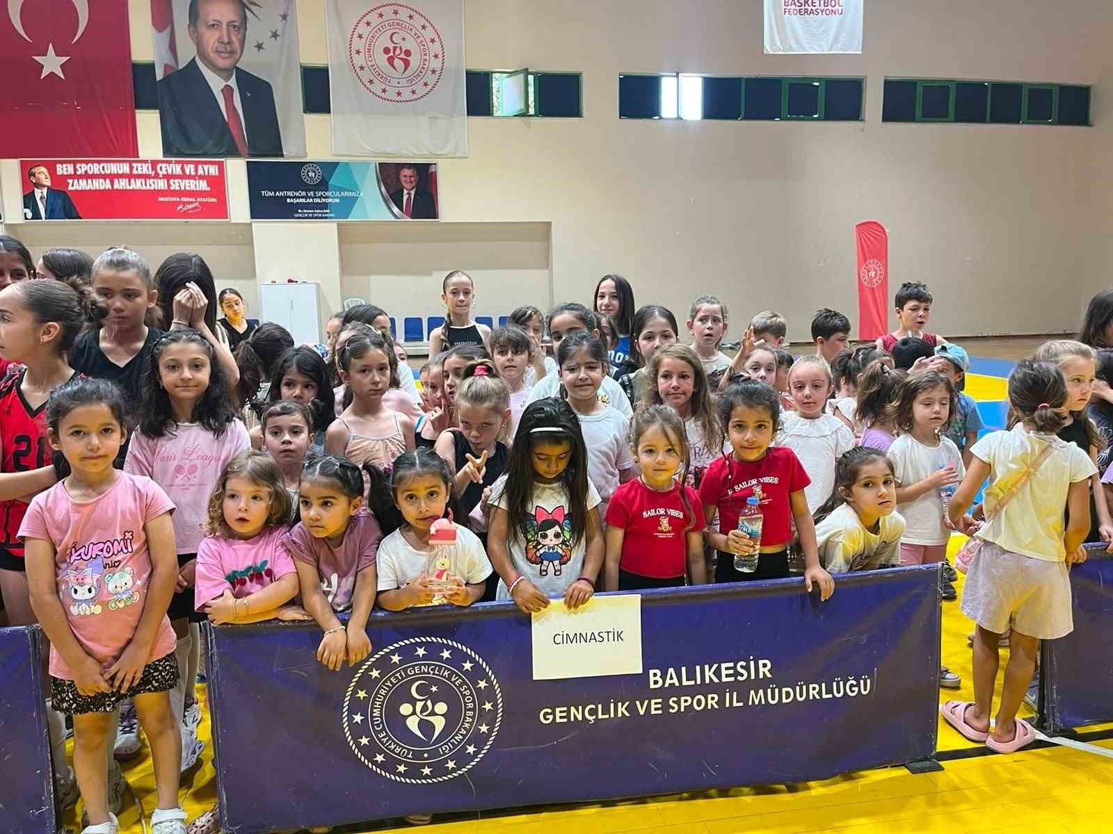 Burhaniye’de Yaz Spor Okulları törenle açıldı