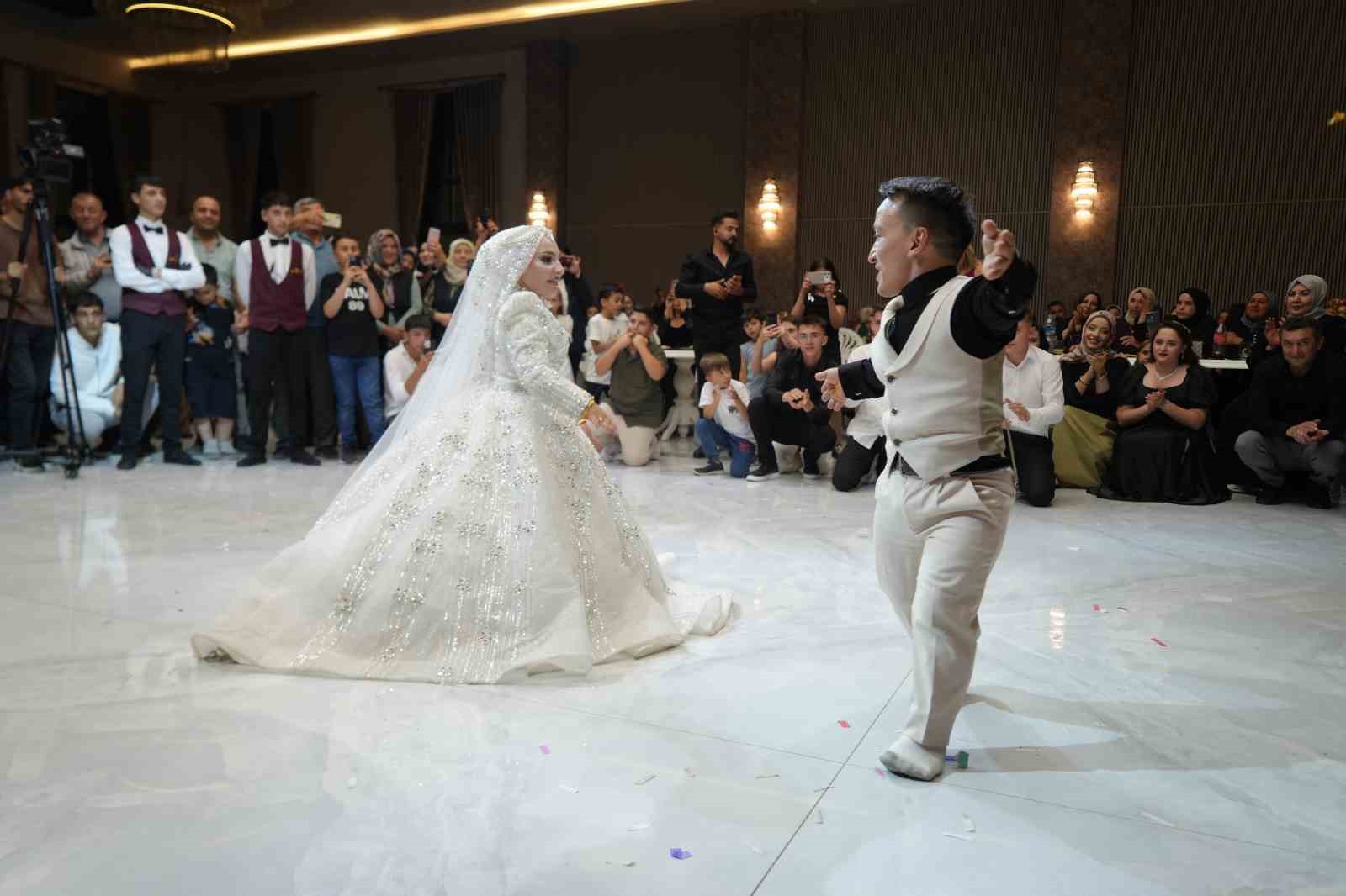 Boyları küçük, aşkları çok büyük
