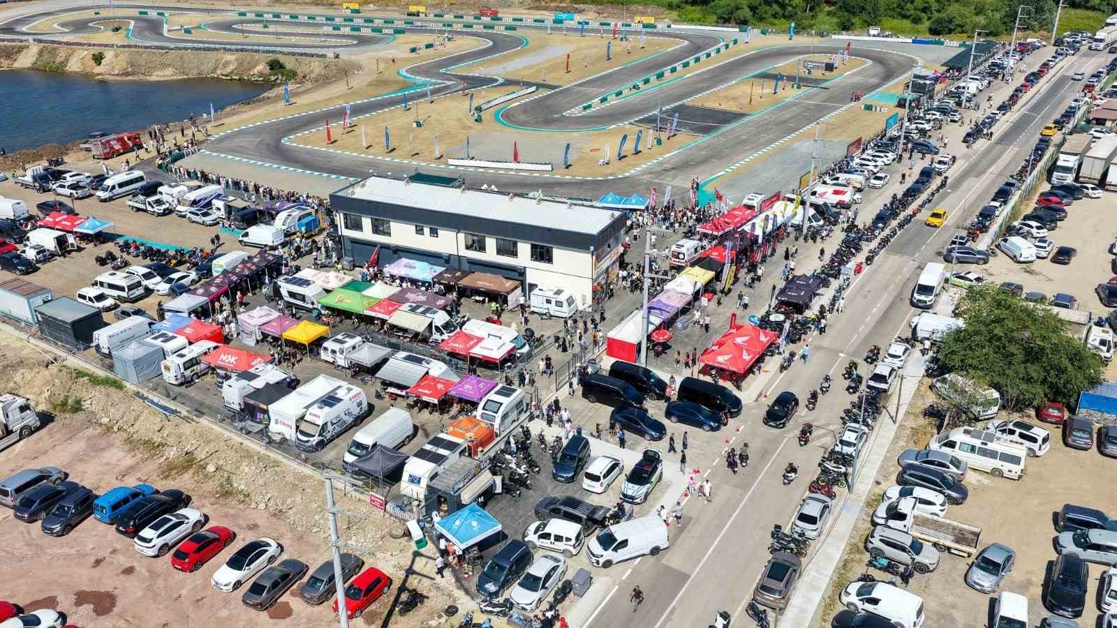 Başiskele’deki yeni merkezde ilk zaferler Zayn Sofuoğlu ve Enes Çağan Çakır’ın oldu