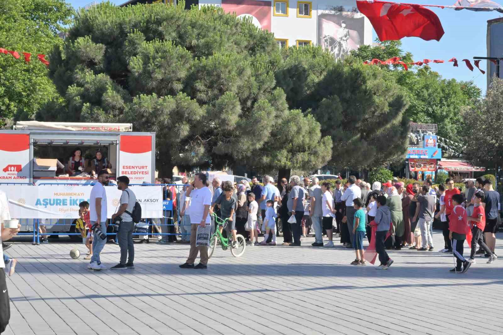Esenyurt Belediyesinden muharrem ayında 18 bin kişiye aşure ikramı