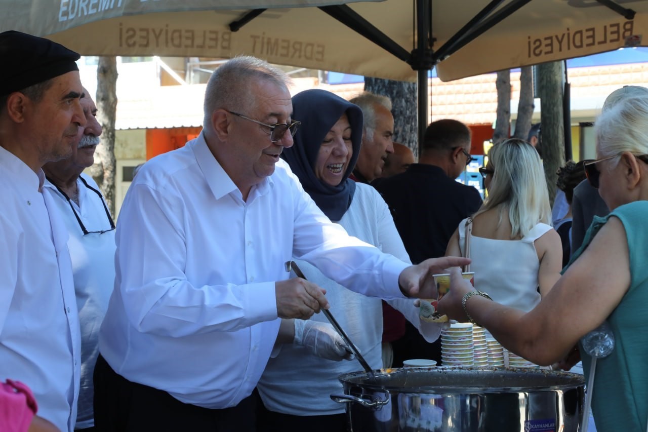 Edremit Belediyesi’nden aşure hayrı