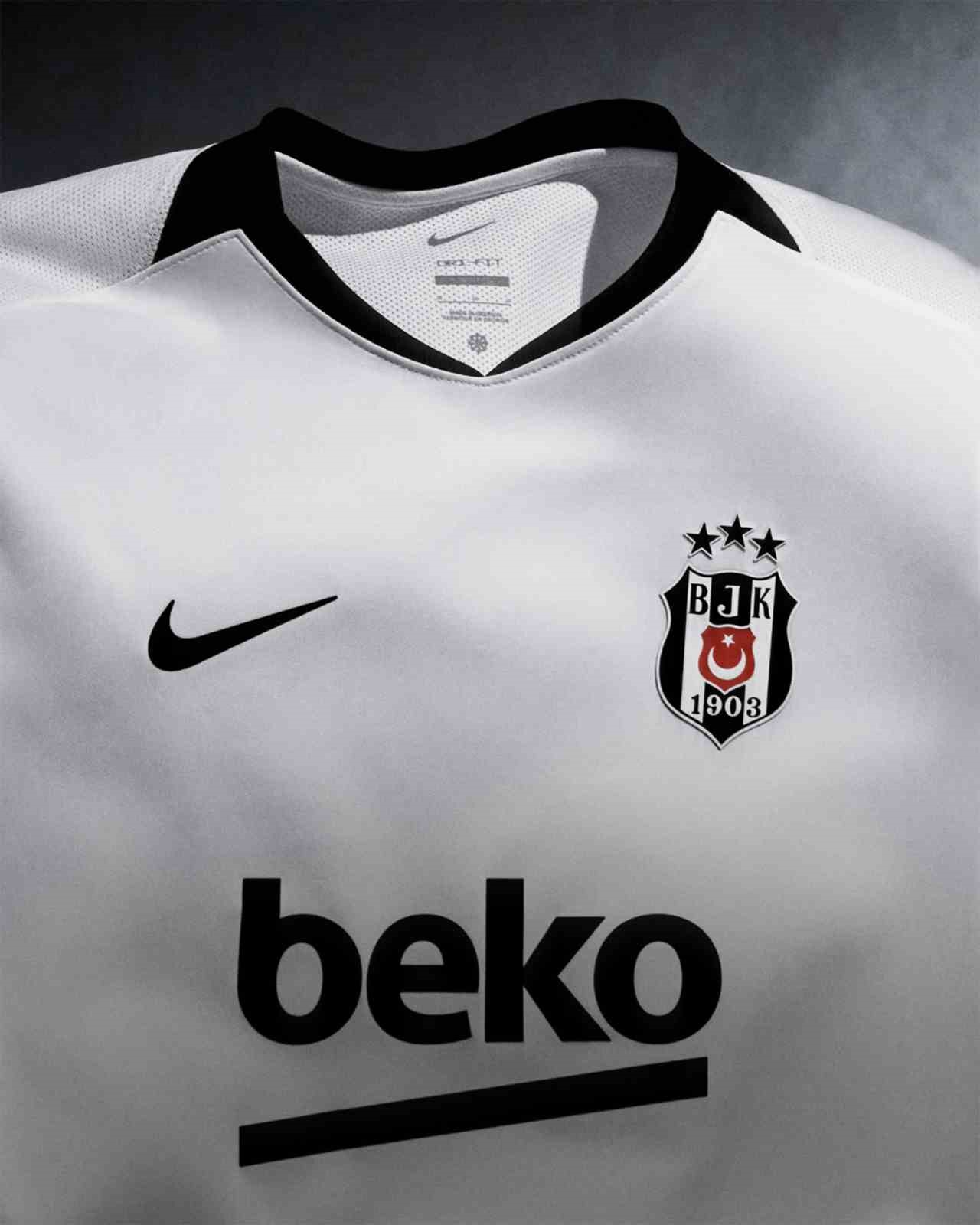 Beşiktaş’ta yeni sezon formaların tanıtımı gerçekleştirildi