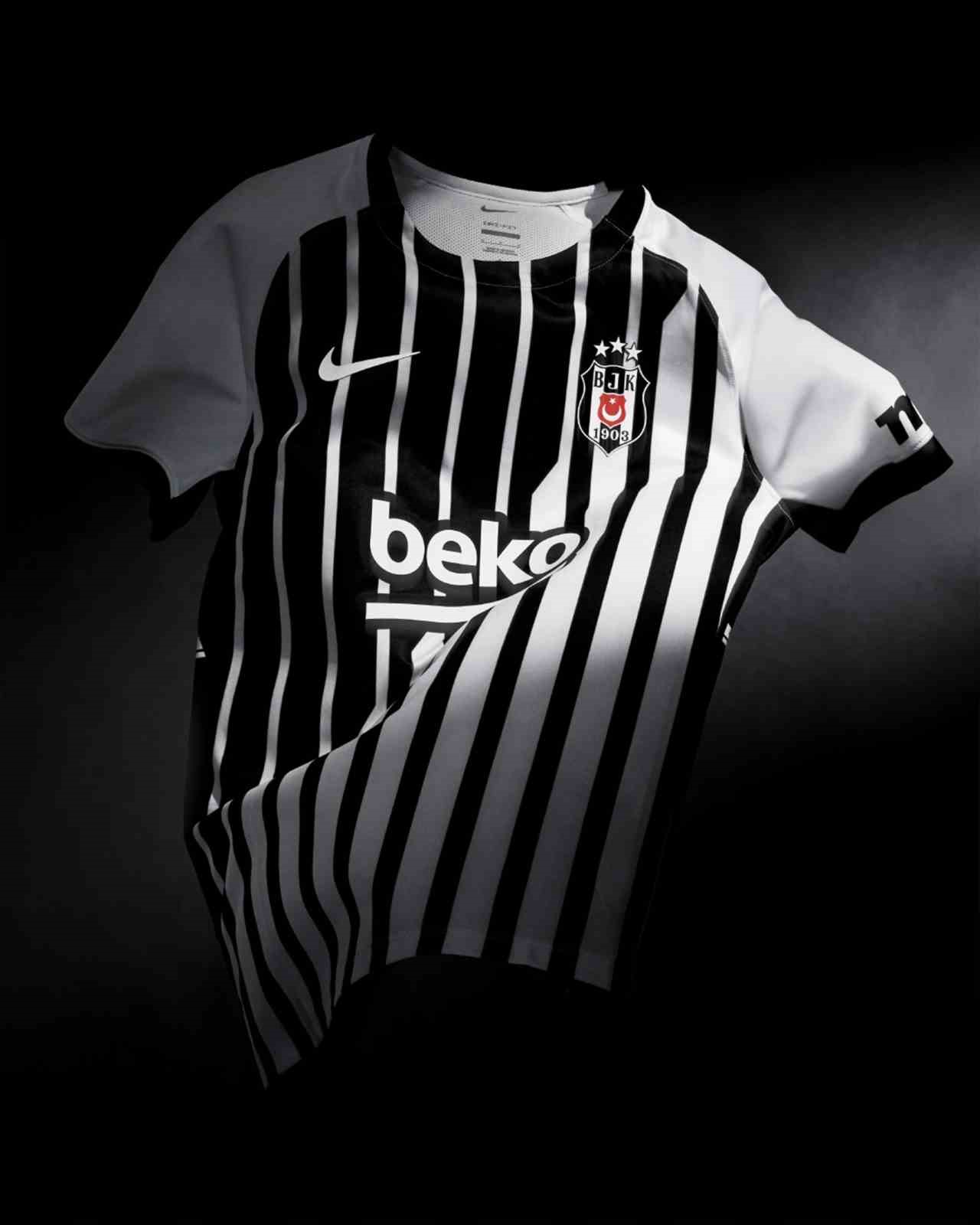 Beşiktaş’ta yeni sezon formaların tanıtımı gerçekleştirildi