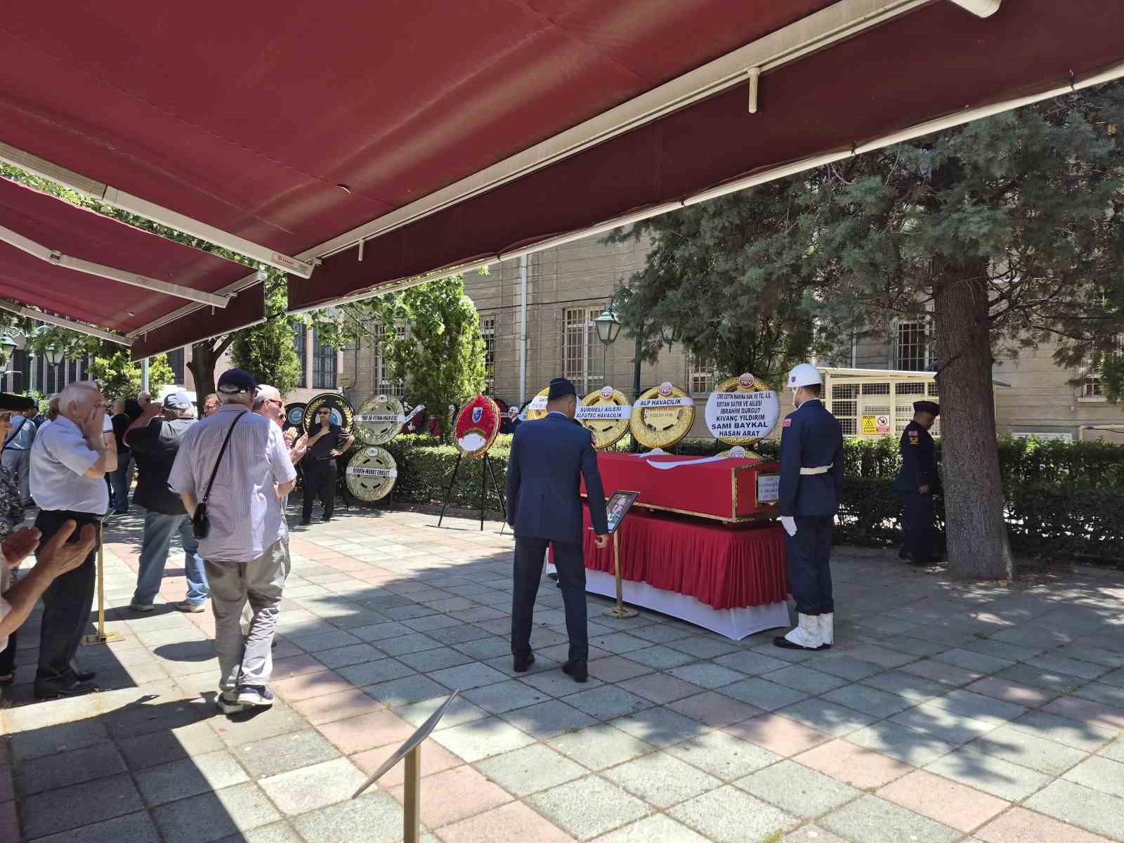 Emekli Tümgeneral Fazıl Aydınmakina son yolculuğuna uğurladı
