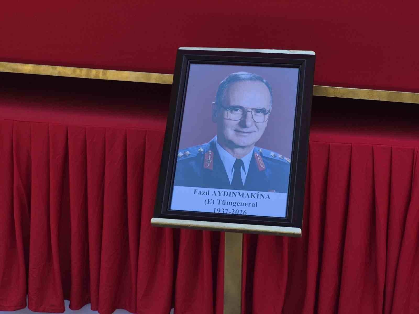 Emekli Tümgeneral Fazıl Aydınmakina son yolculuğuna uğurladı