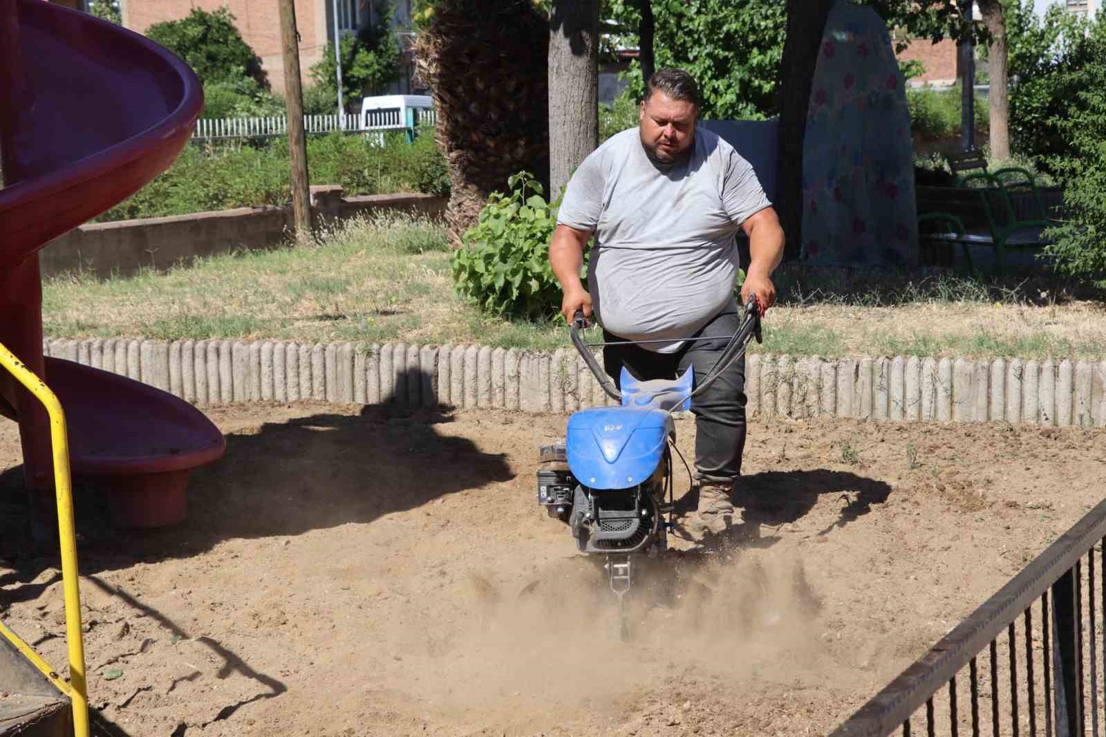 Nazilli’de çocuk oyun ve spor alanları bakıma alındı