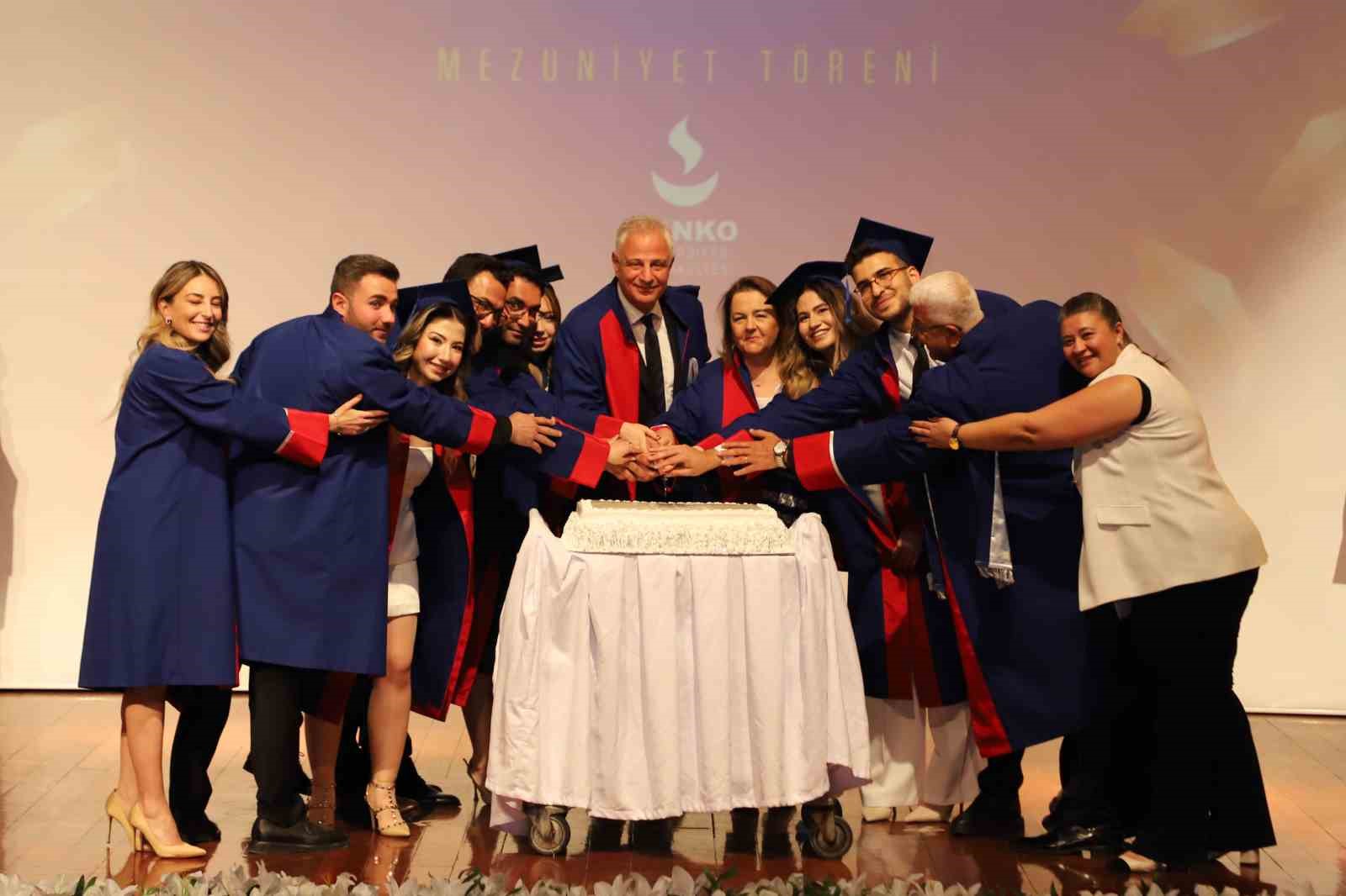 SANKO Üniversitesi Tıp Fakültesinde mezuniyet coşkusu