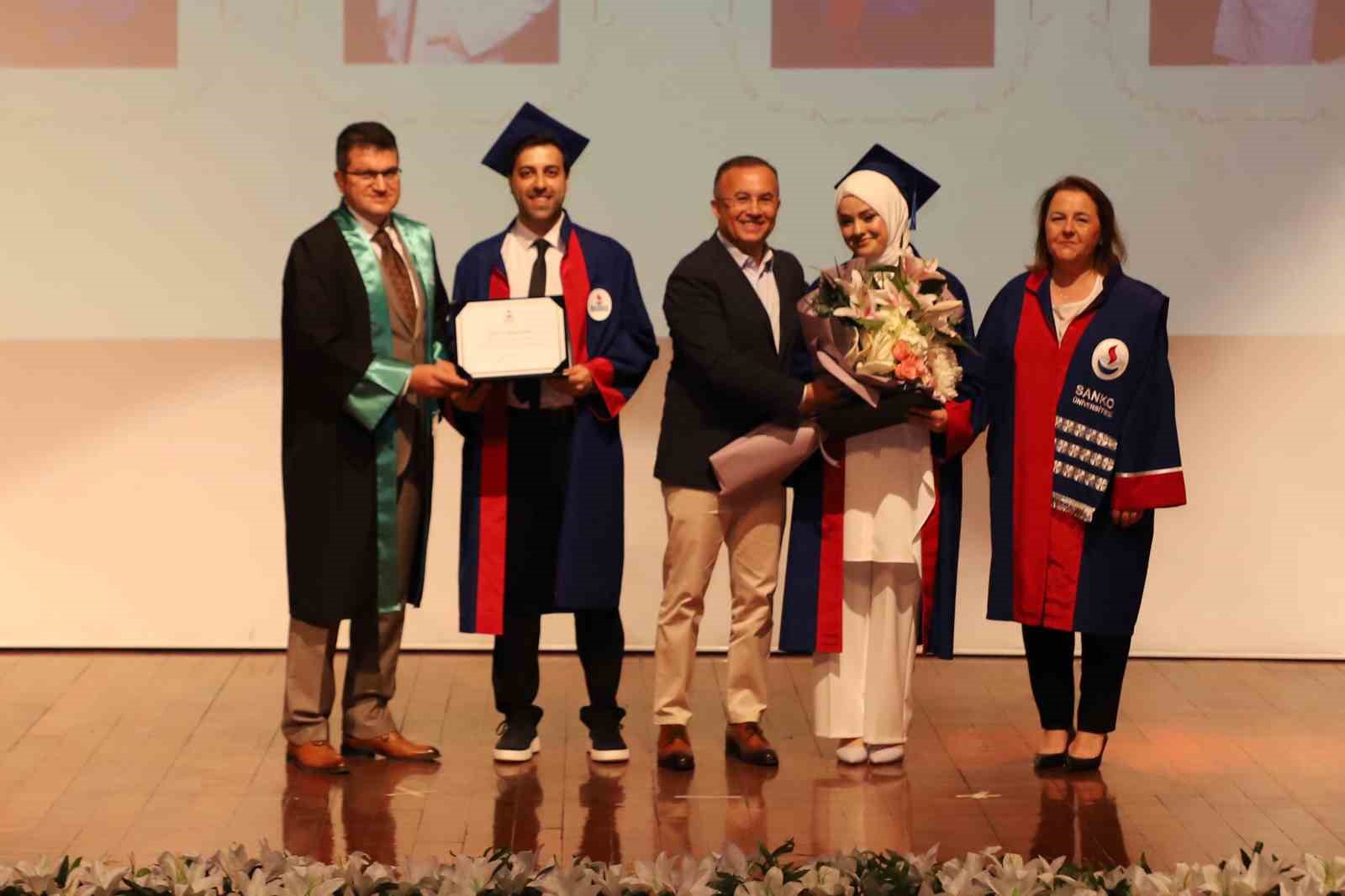 SANKO Üniversitesi Tıp Fakültesinde mezuniyet coşkusu