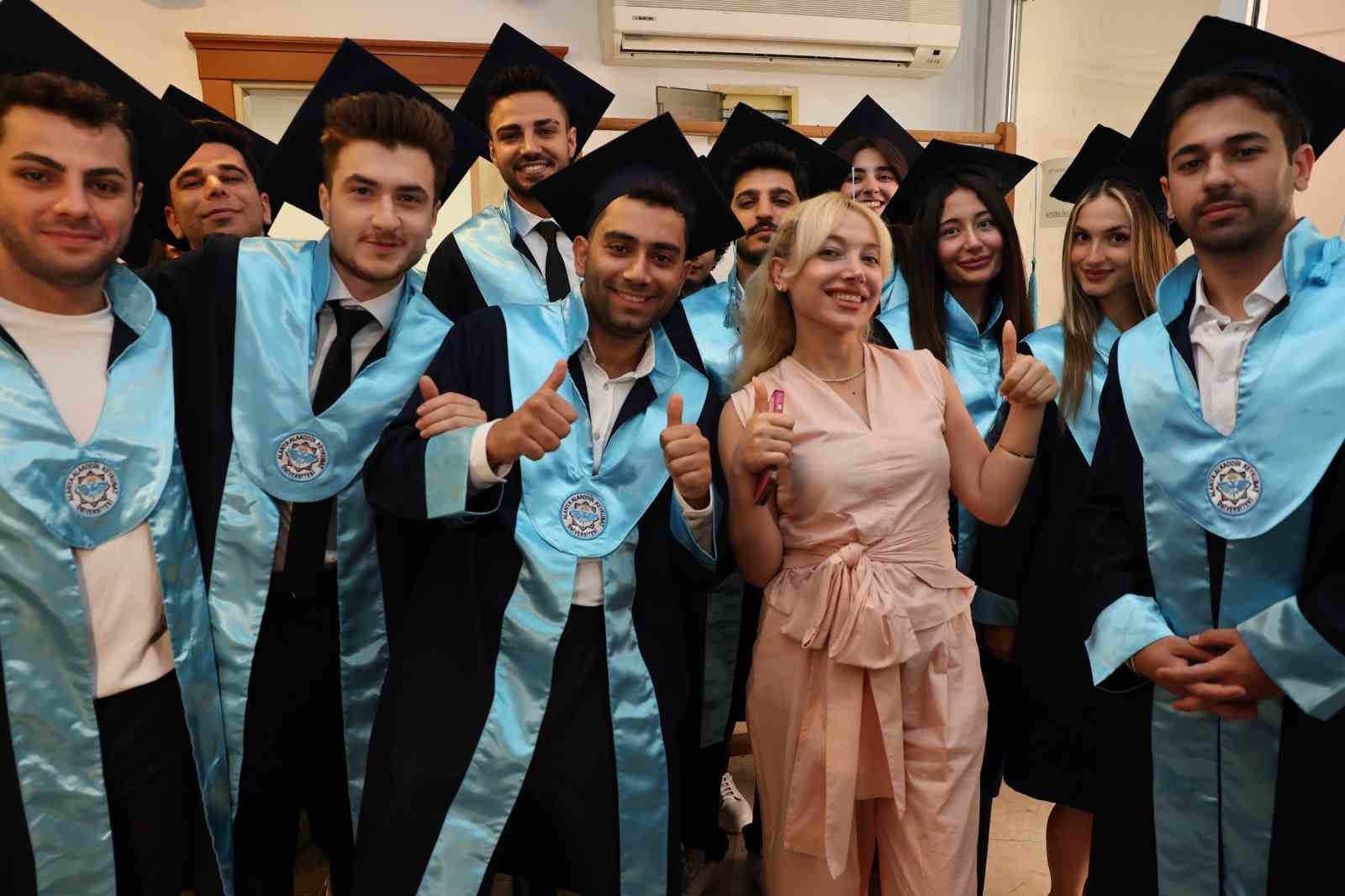 ALKÜ’de diş hekimliği fakültesinde mezuniyet heyecanı