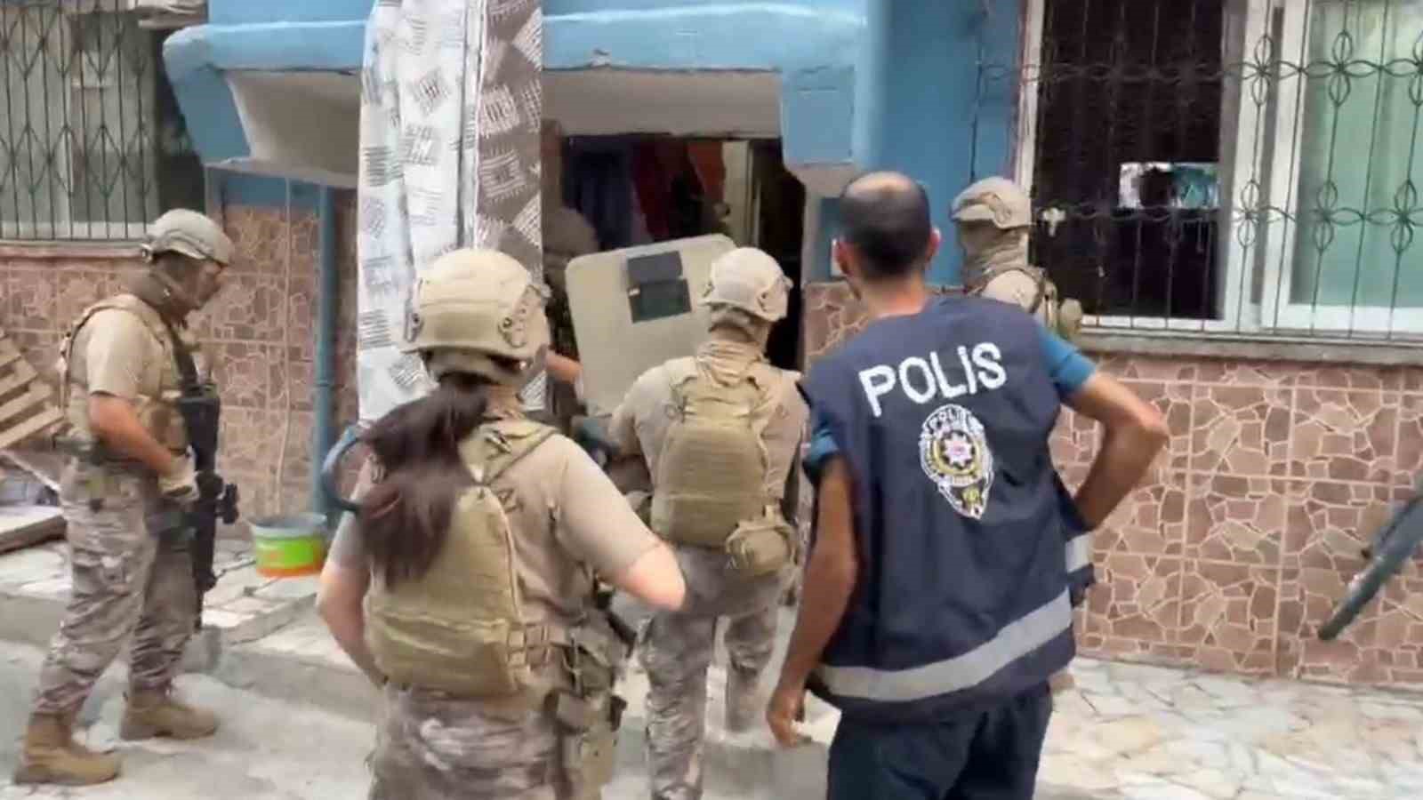 Altın zincir gasp eden şüpheliler yakalandı: 5 tutuklama