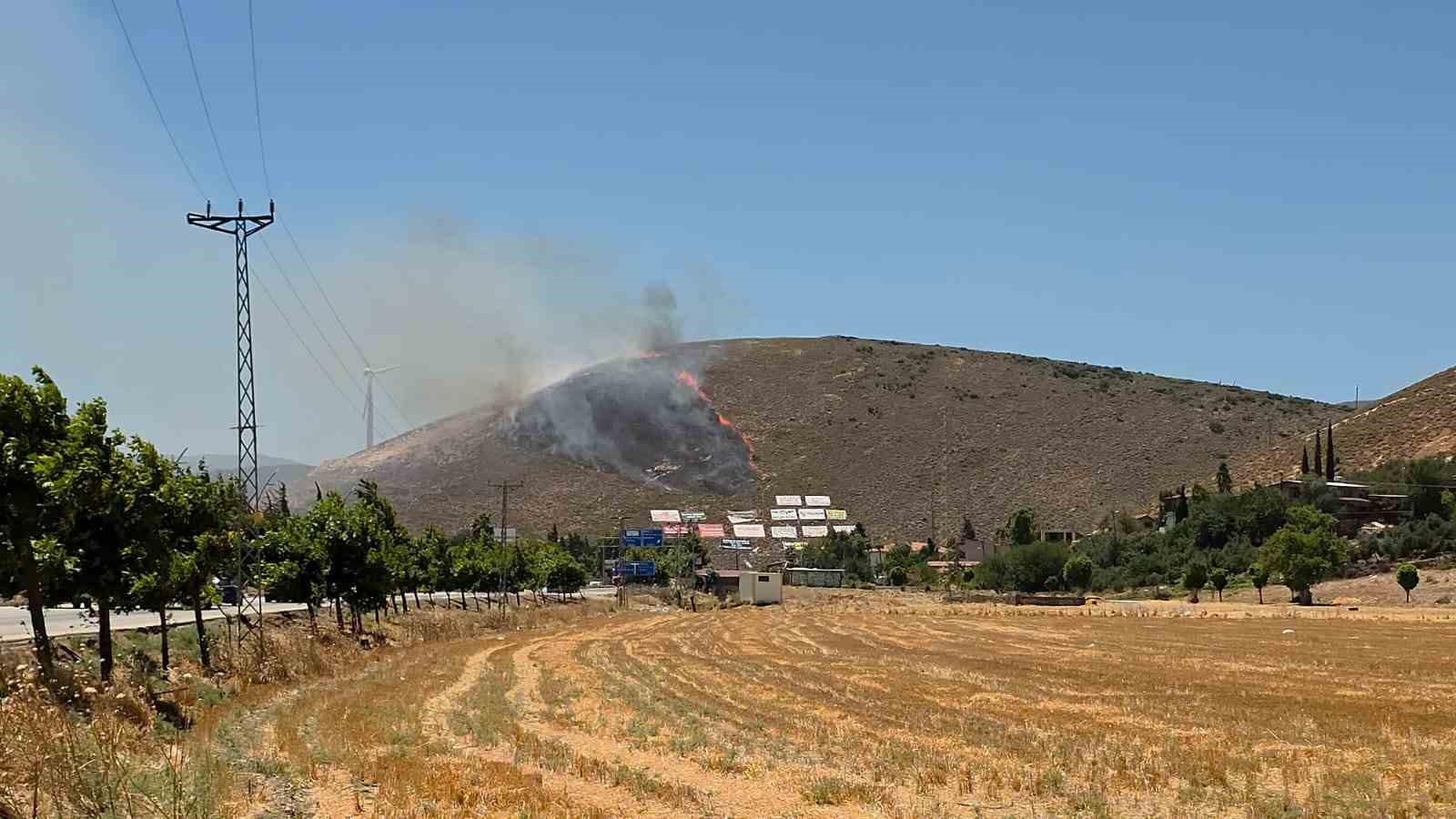 Hatay’da çıkan orman yangını büyümeden söndürüldü