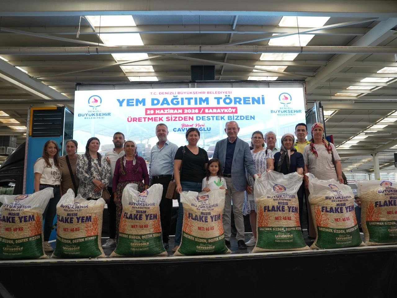 Denizli Büyükşehirin yem dağıtımında ikinci hafta başladı