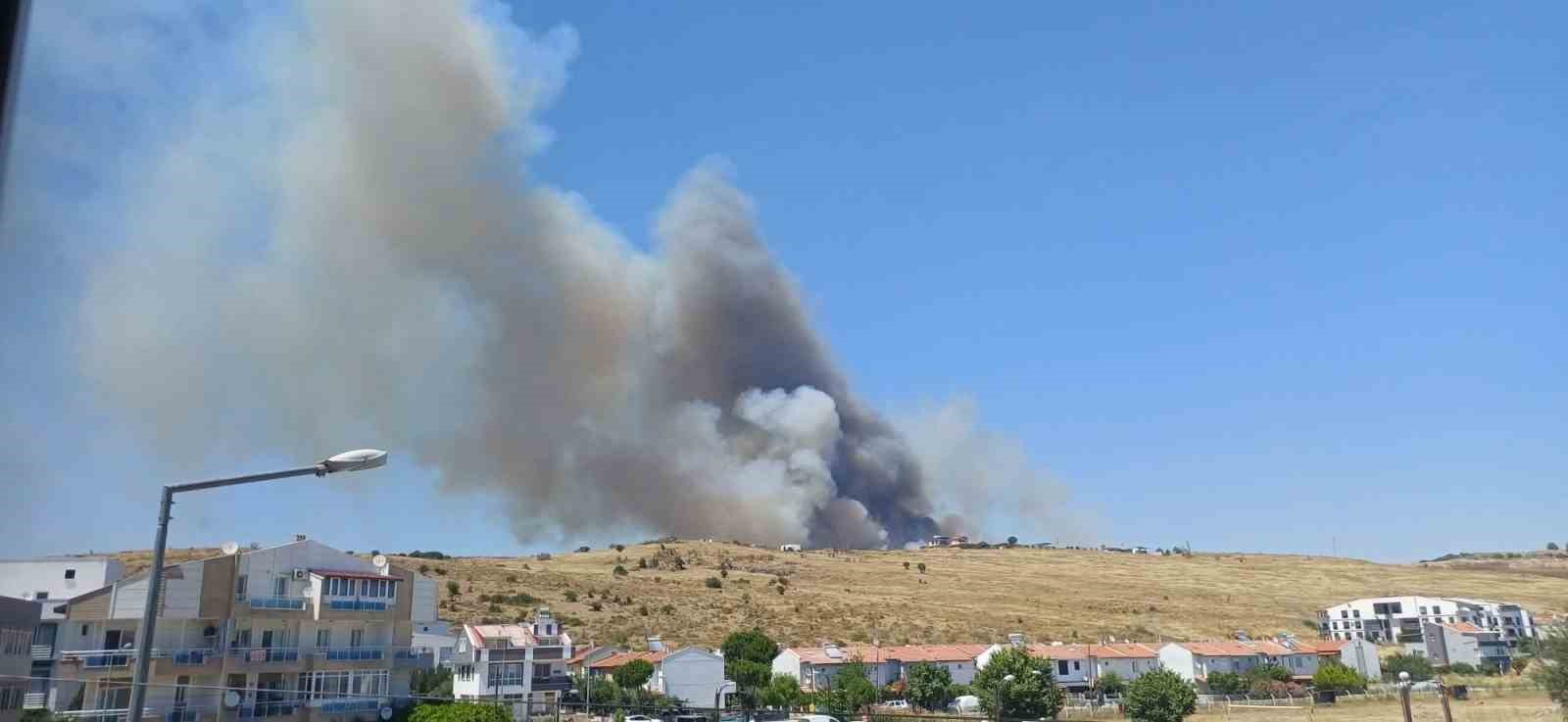 Dikili’deki yangına havadan 7 uçakla müdahale