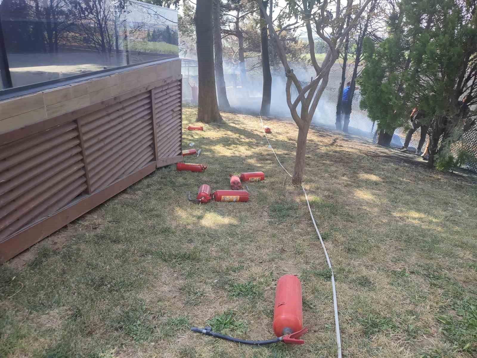 Keşan’da buğday tarlasında çıkan yangın akaryakıt istasyonuna sıçramadan söndürüldü
