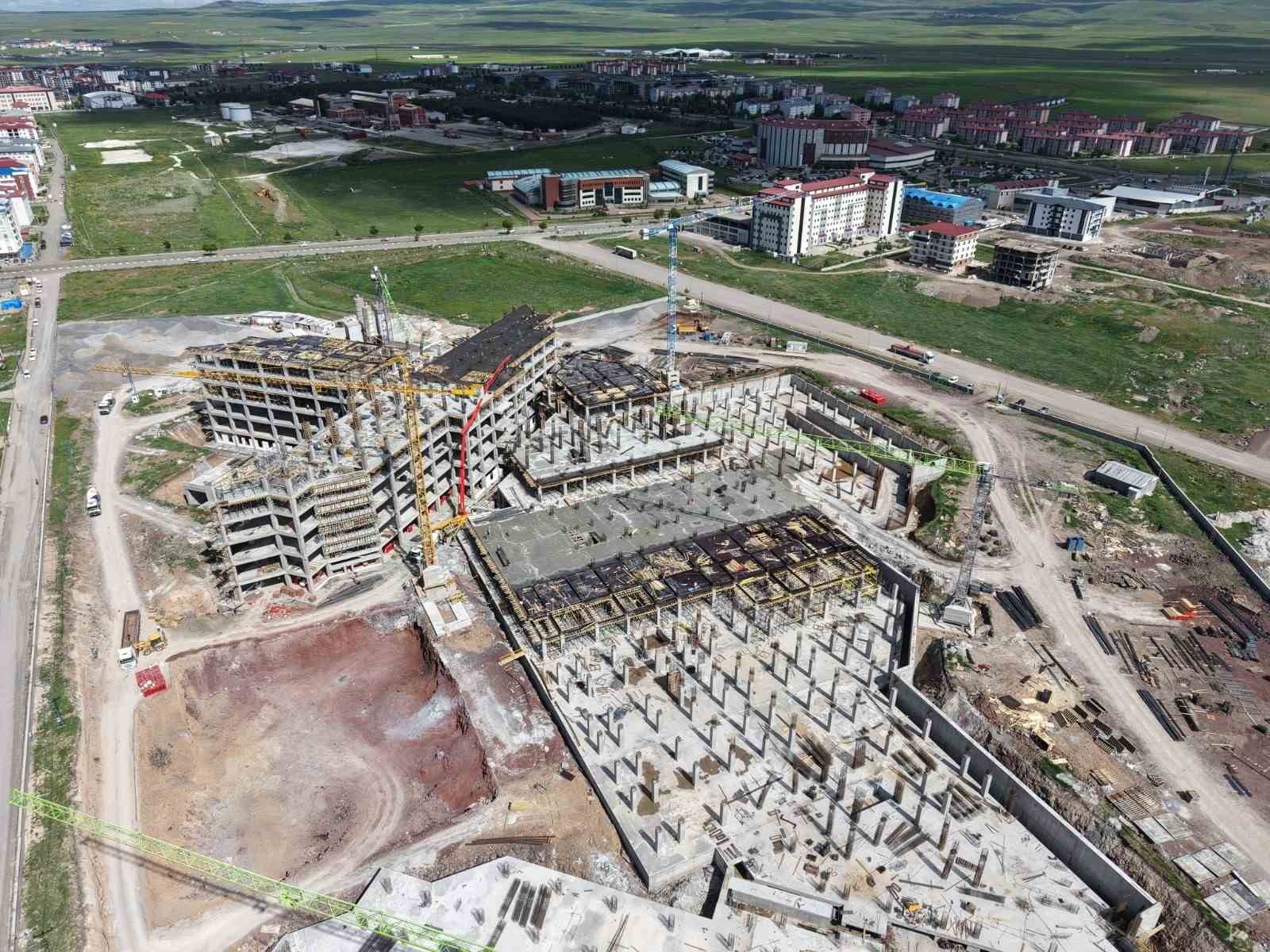 500 Yataklı Kars Bölge Hastanesi yükseliyor: Kars sağlıkta yeni bir döneme hazırlanıyor