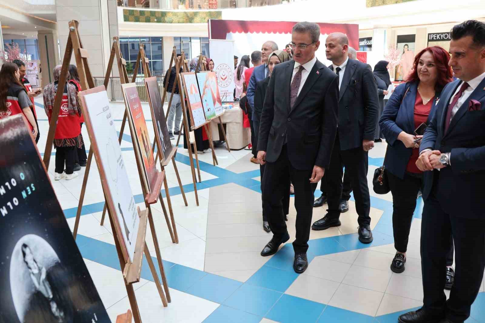 Erzurum’da koruyucu aile farkındalık sergisi yoğun ilgi gördü