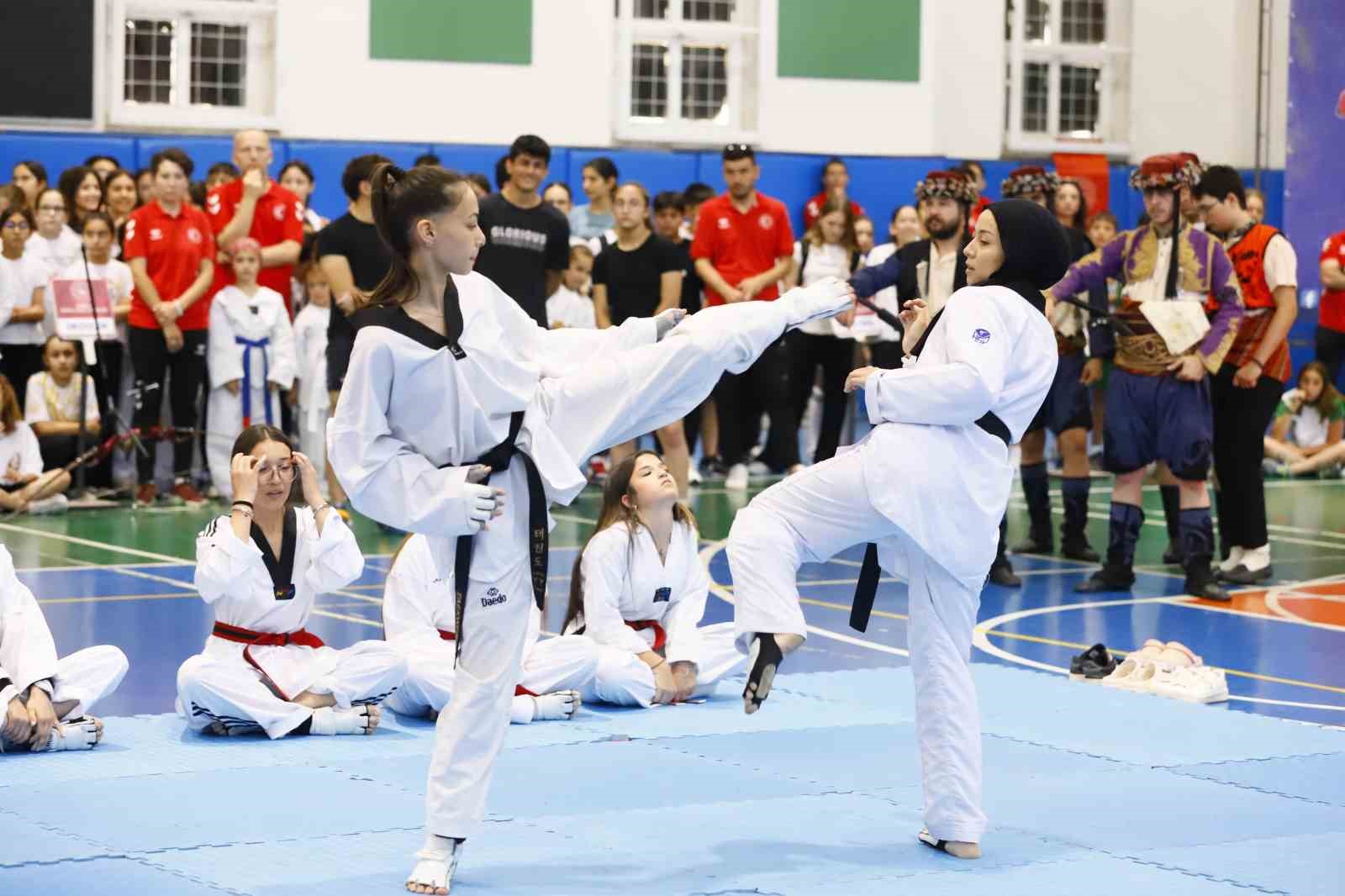 Denizli’de GSB Spor Okulları törenle açıldı