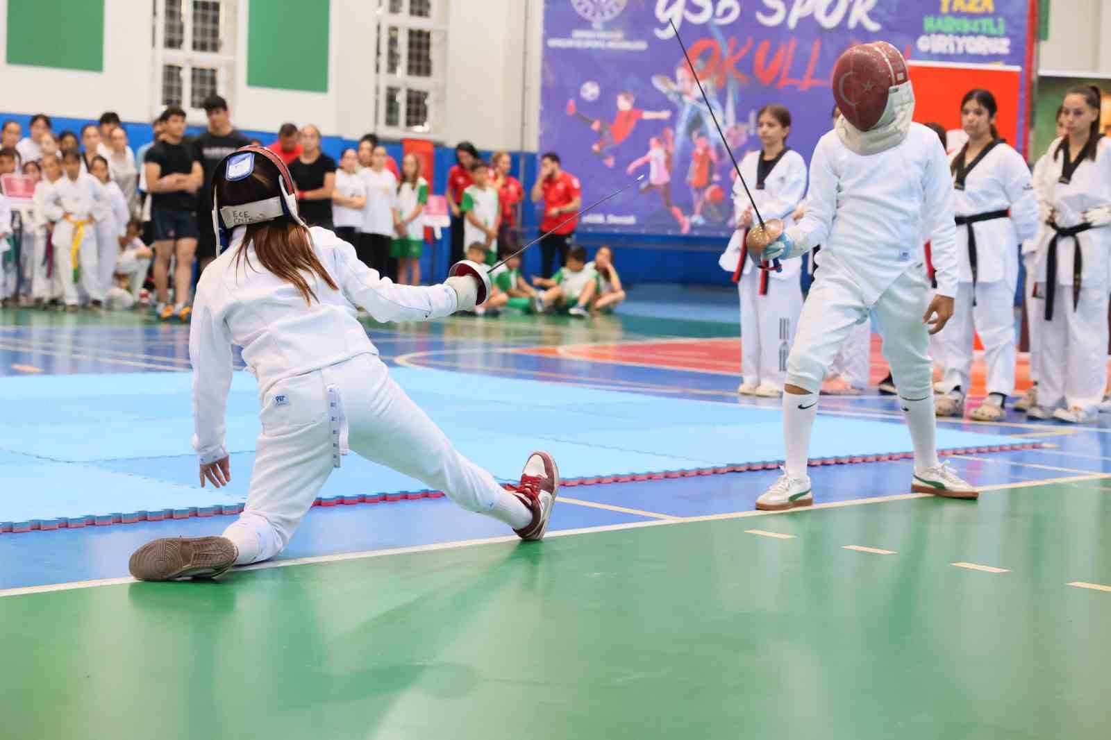 Denizli’de GSB Spor Okulları törenle açıldı