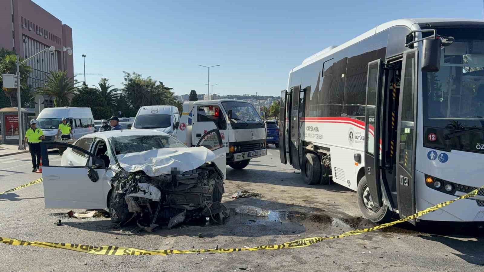 Samsun’da otomobil ile halk otobüsü çarpıştı: 7 yaralı