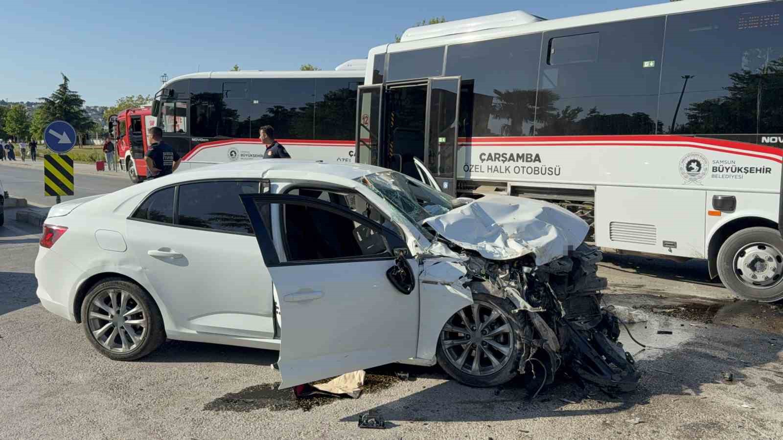 Samsun’da otomobil ile halk otobüsü çarpıştı: 7 yaralı