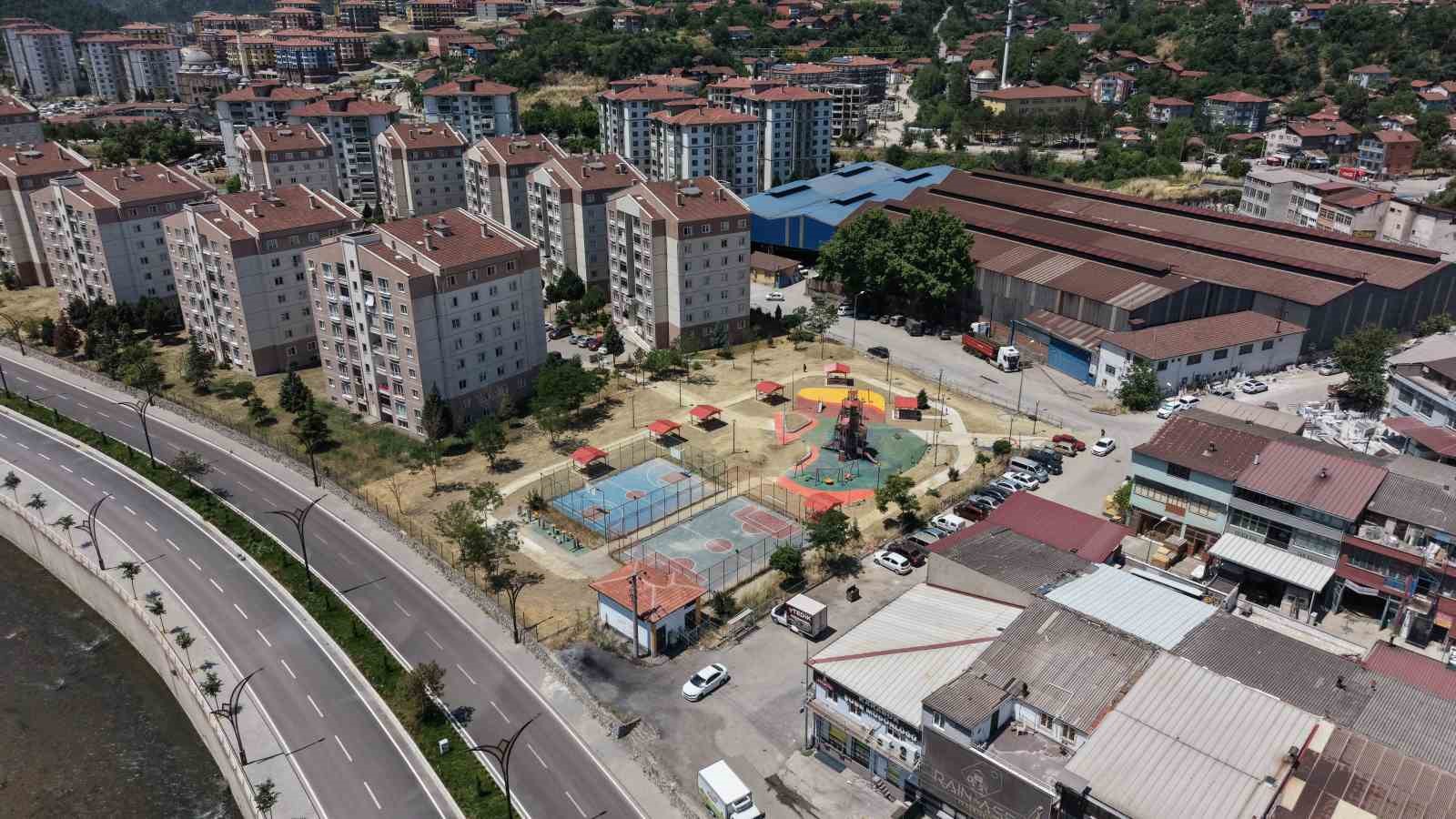 Başkan Çetinkaya yapımı süren tema parkları inceledi