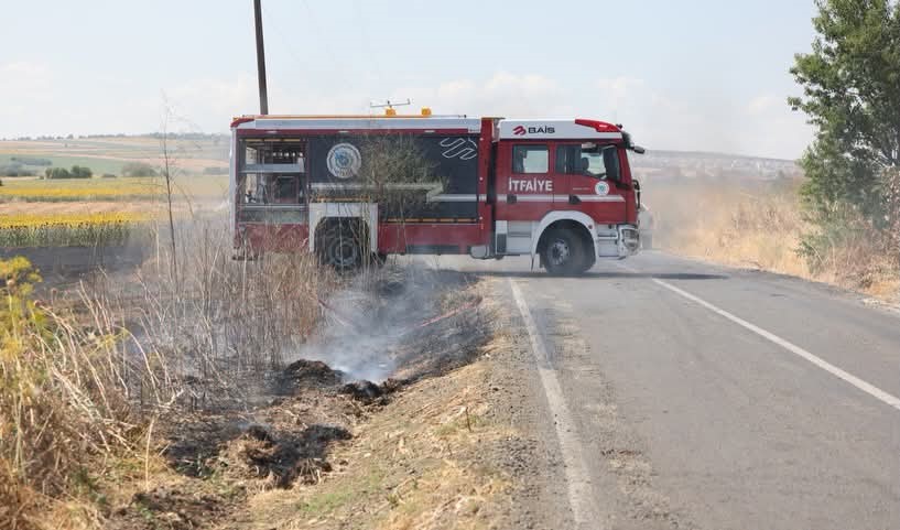 Tekirdağ’da tarım arazisinde çıkan yangın kısa sürede söndürüldü