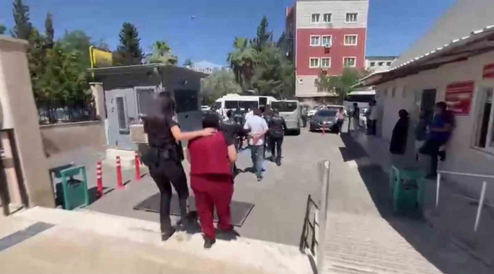 Şanlıurfa’da vatandaşları iş bulma vaadiyle dolandıran 5 kişi tutuklandı