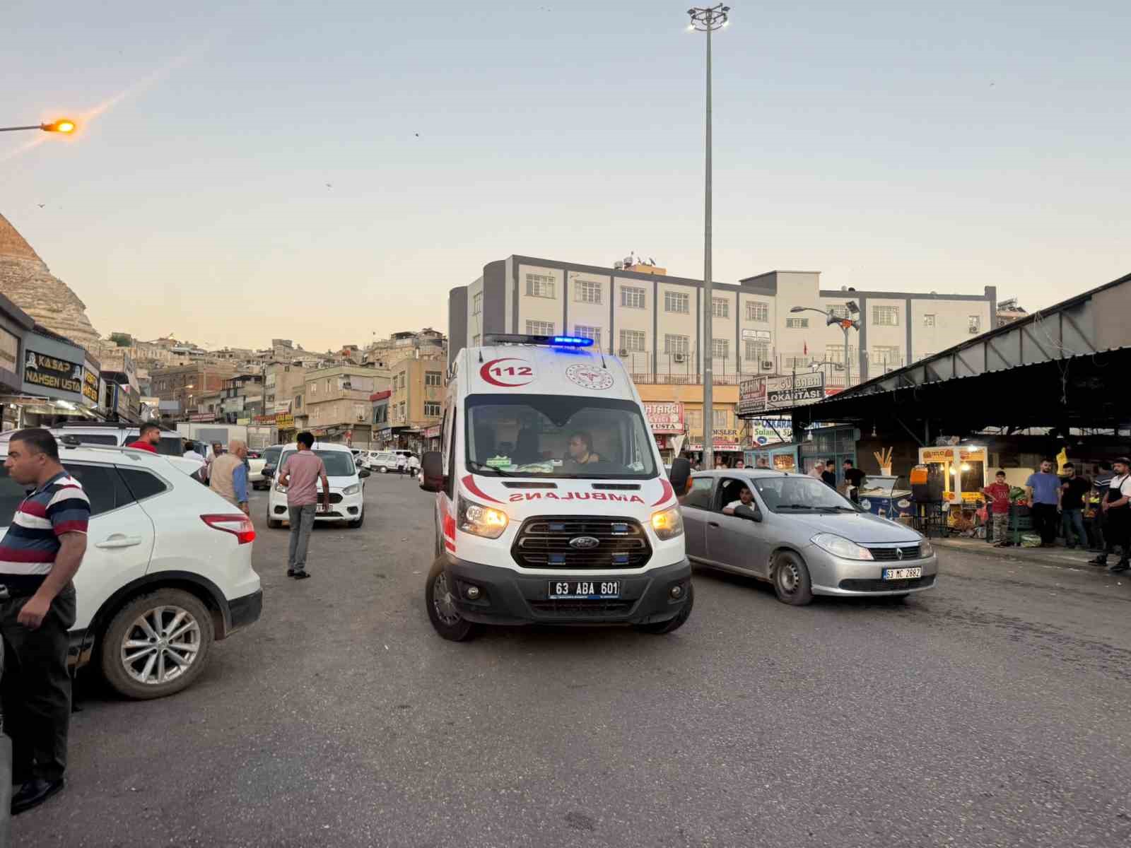 Birecik’te bıçaklı kavga: 1 yaralı