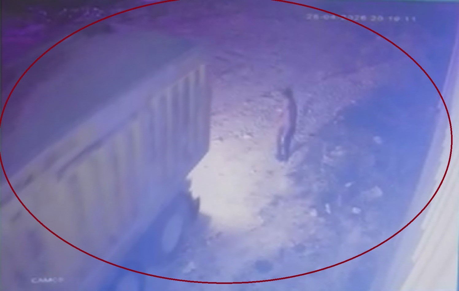 Arazisine moloz döken kamyonları kamerayla yakalayan esnaf ‘yanlışlıkla döktük’ sözleriyle neye uğradığını şaşırdı