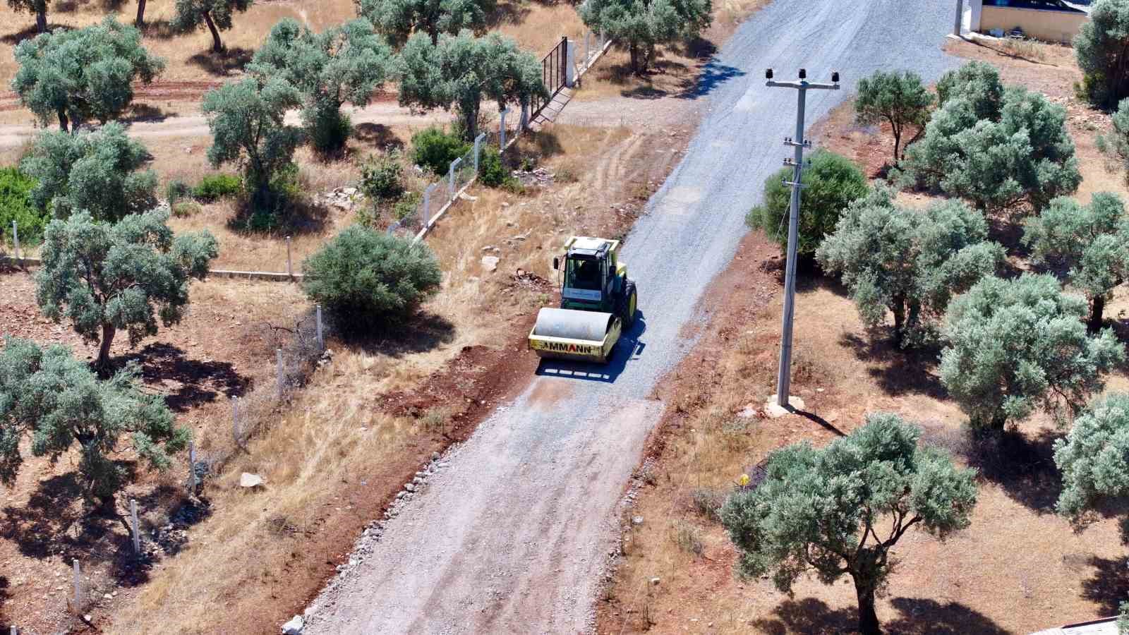 Didim’de yol çalışmaları sürüyor