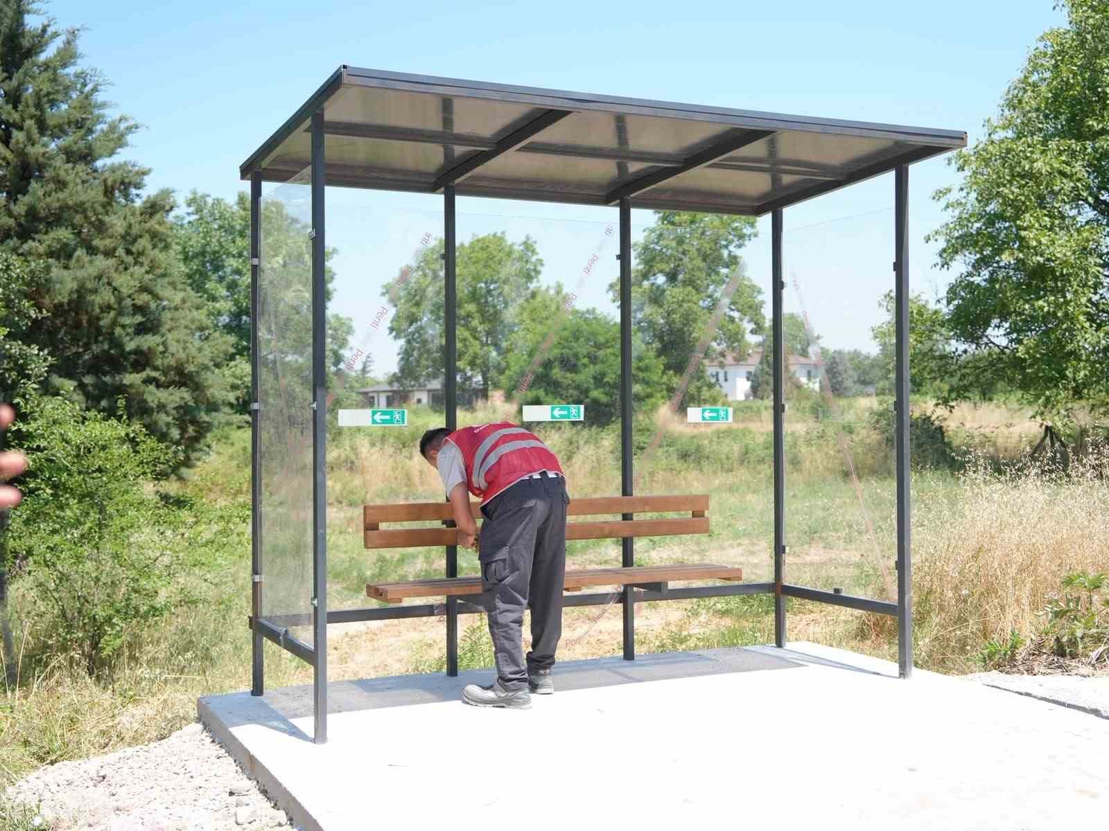 Durak ve sokak tabelası talepleri yerine getirildi