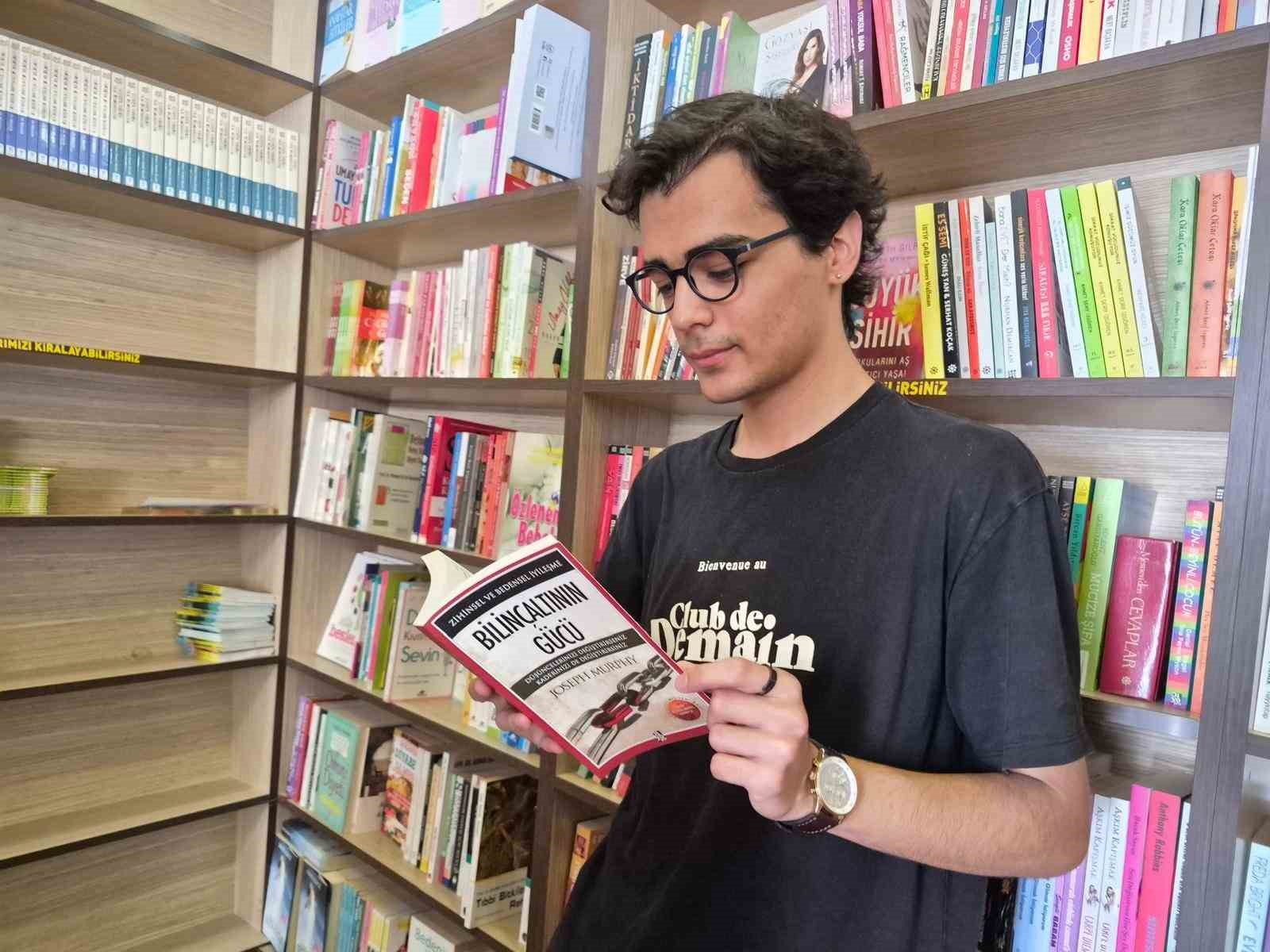 Teknoloji bağımlılığı insanları kişisel gelişim kitaplarına yöneltiyor