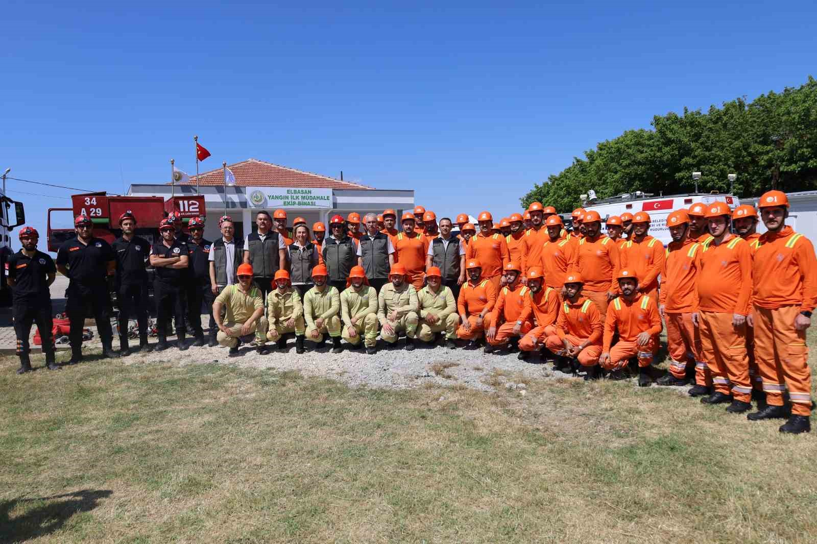 Yangın söndürme gönüllülerinden nefes kesen tatbikat