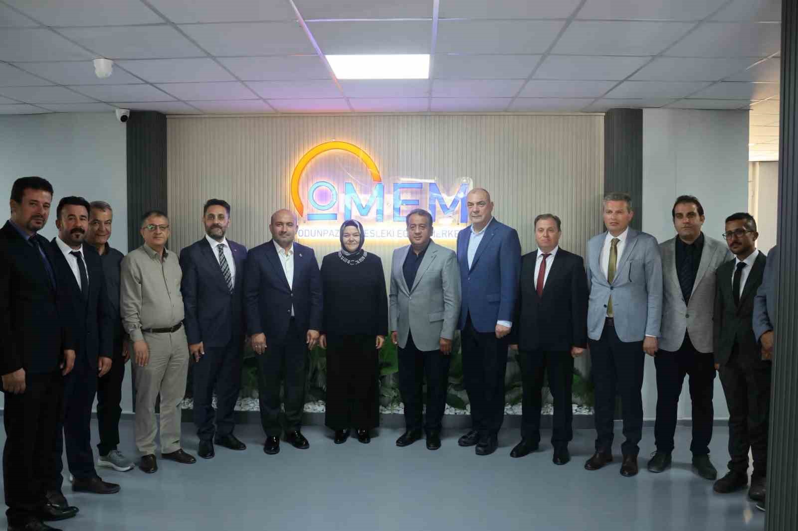 Milletvekili Gürcan, Milli Eğitim Bakanı Tekin’e yürütülen çalışmaları anlattı