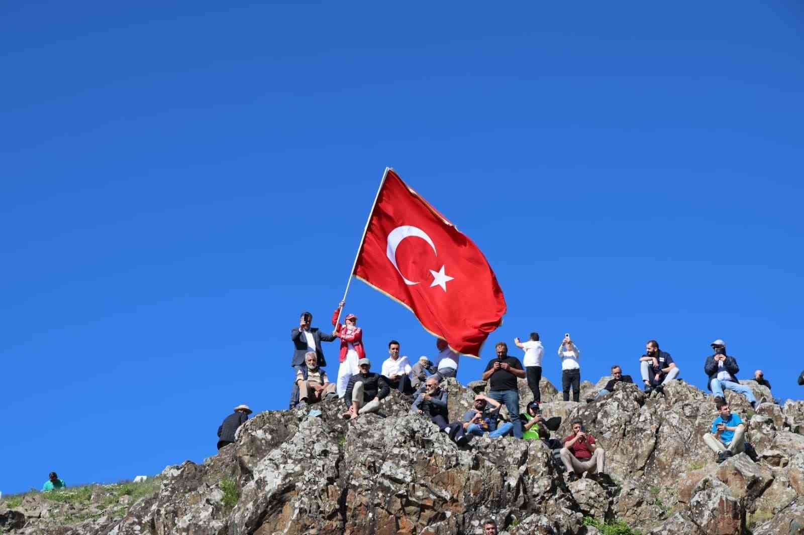 Başkan Genç’ten Harmantepe Şehitlerine vefa
