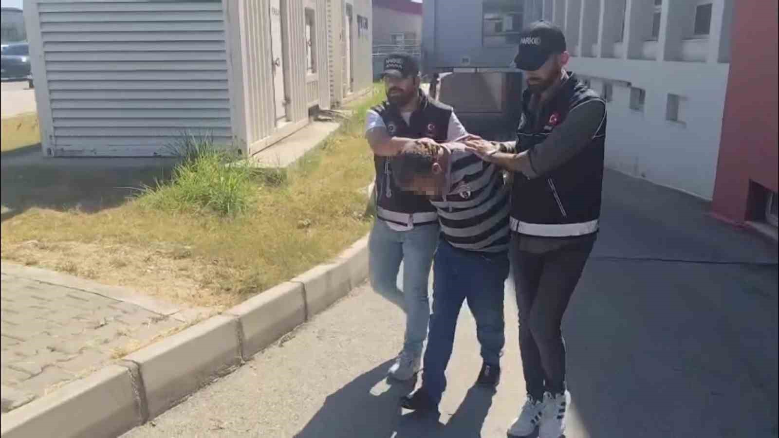 Adana’da tırda 1 milyon 800 bin uyuşturucu hap ele geçirildi