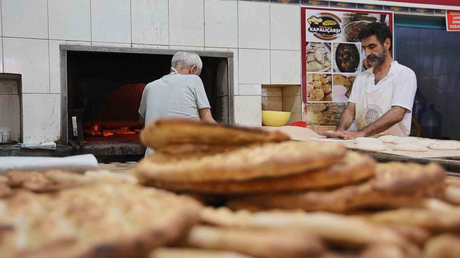 Sıcaklıkların artmasıyla, fırıncıların zorlu mesaisi başladı