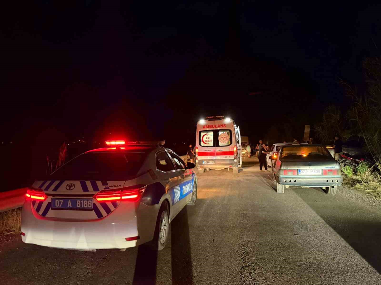 Antalya’da 3 aracın karıştığı zincirleme kaza: 1 yaralı