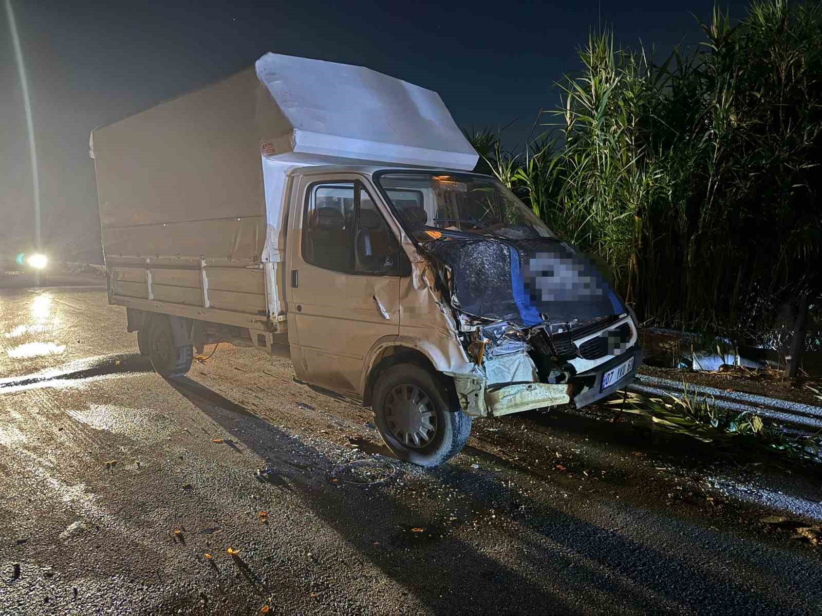 Antalya’da 3 aracın karıştığı zincirleme kaza: 1 yaralı