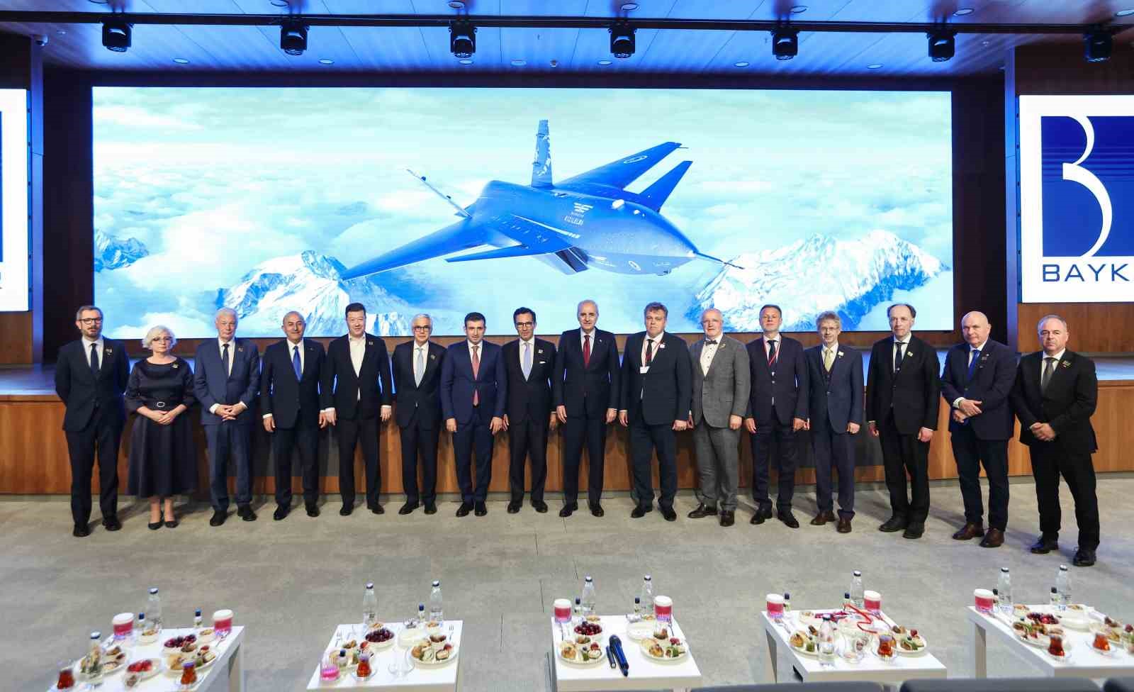 NATO Parlamenter Zirvesi’ne katılan meclis başkanları Baykar Milli Teknoloji Merkezi’ni ziyaret etti