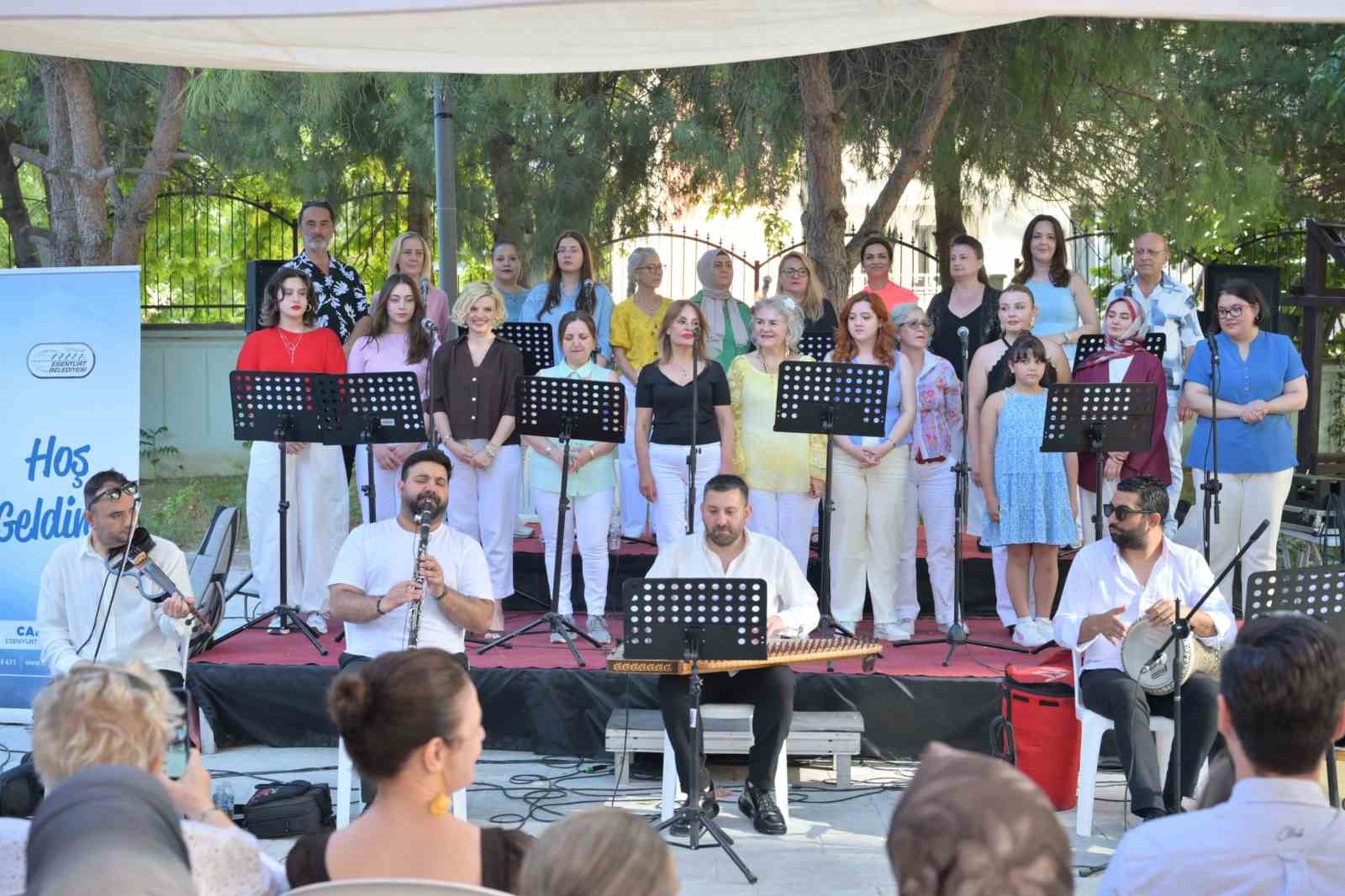 Esenyurt’ta belediye kursları meyvesini Verdi: kursiyerlerden unutulmaz konser