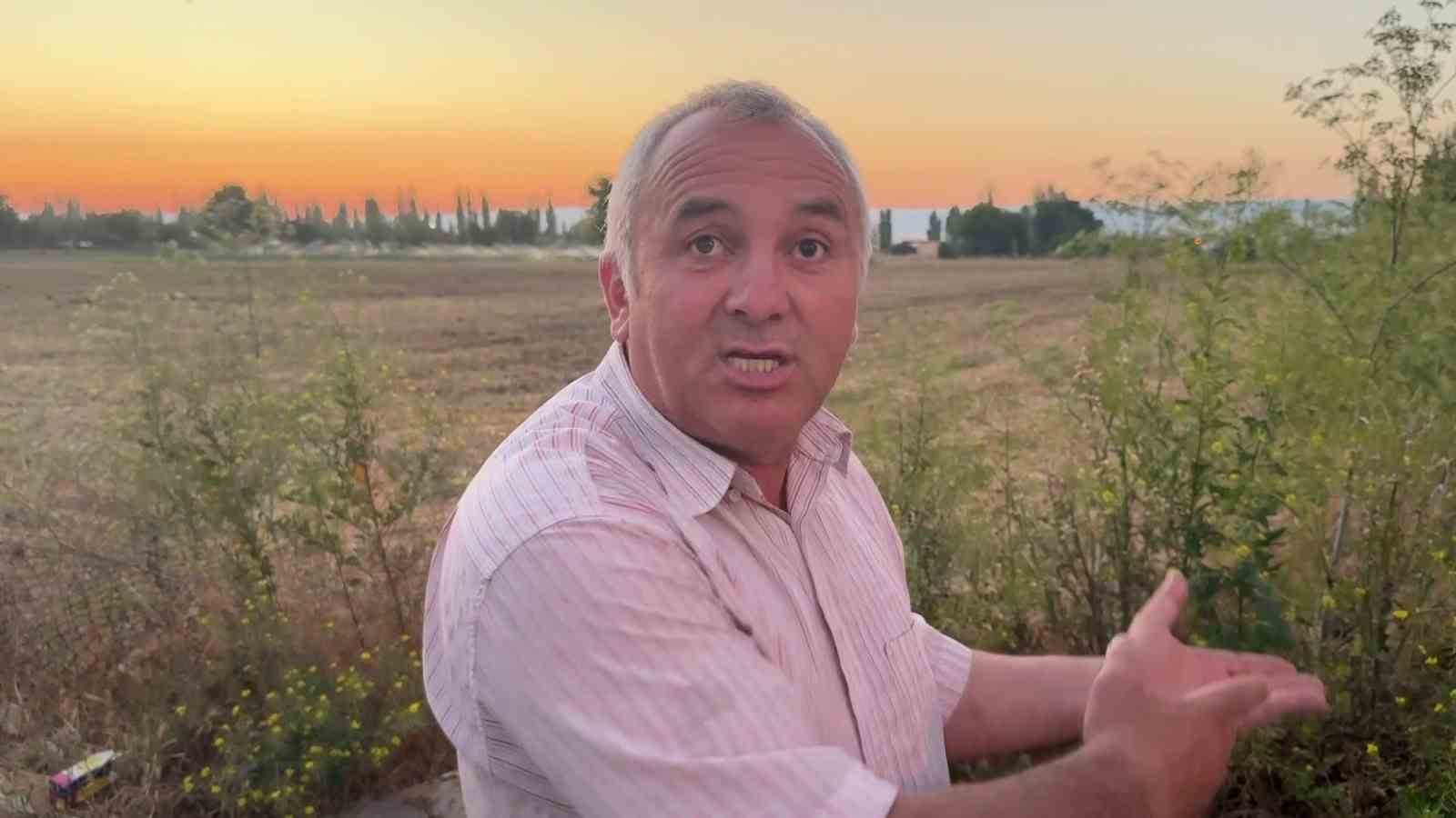 Açıkta bırakılan hayvan gübresi mahalleliyi canından bezdirdi