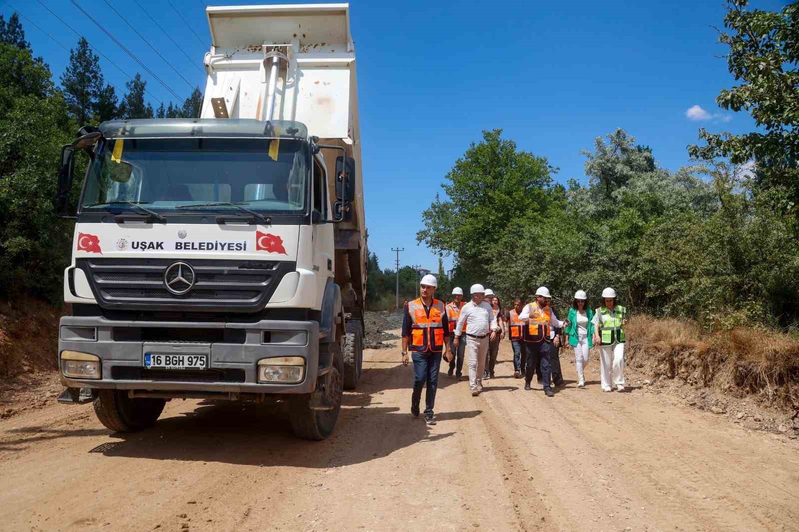 Uşak Belediyesi üst yapı çalışmalarına aralıksız devam ediyor
